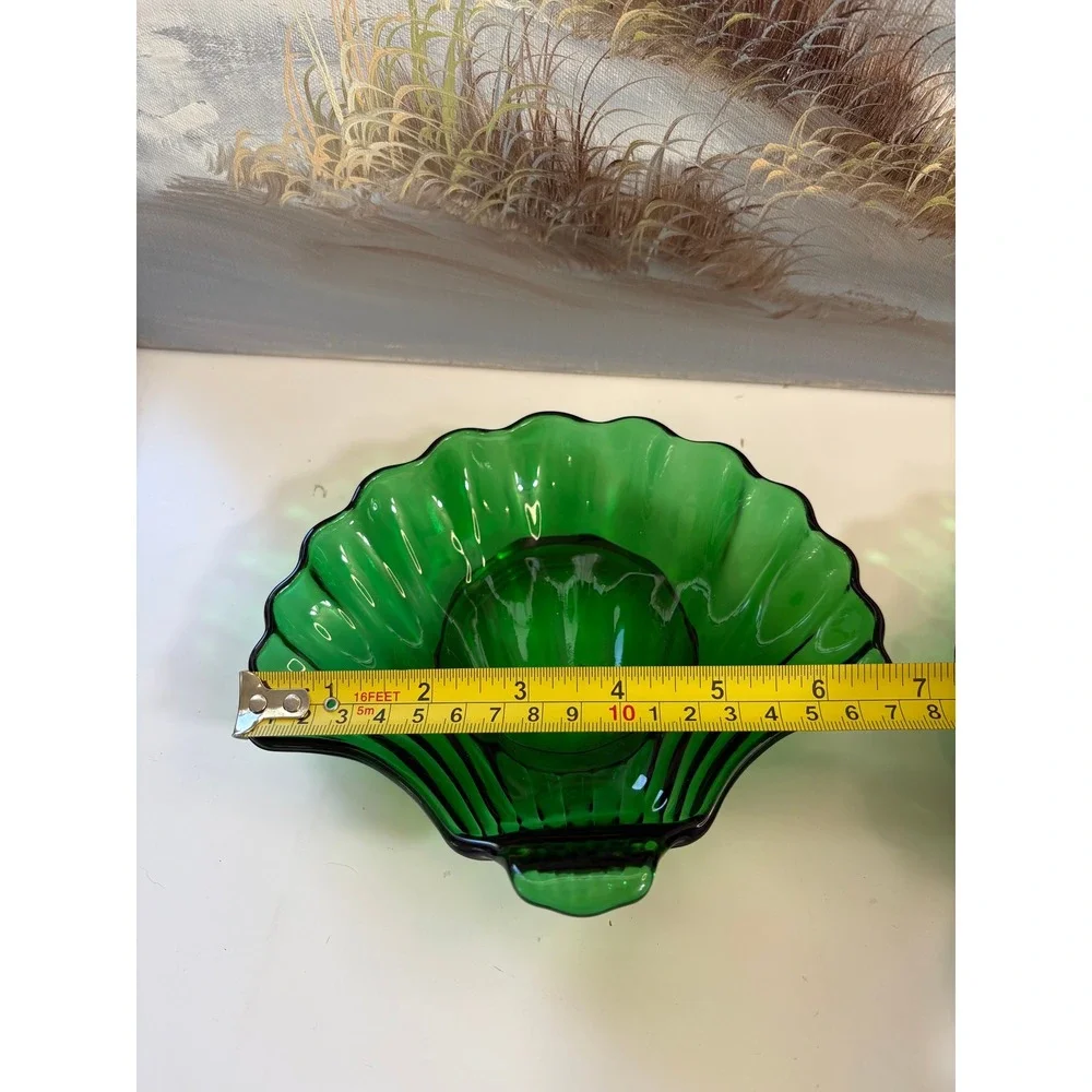 Vintage Emerald Green Glass Seashell Bowls Scalloped Clam‎ Shell Dish Set of 2